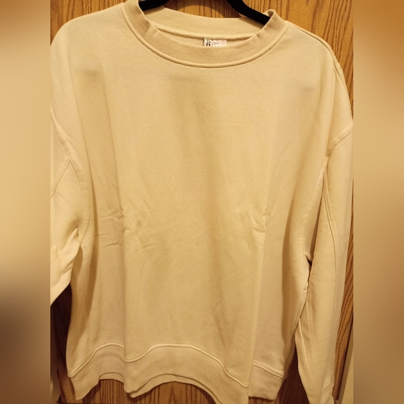 Cream H&M Divided Sweatshirt size M, new - Picture 1 of 4
